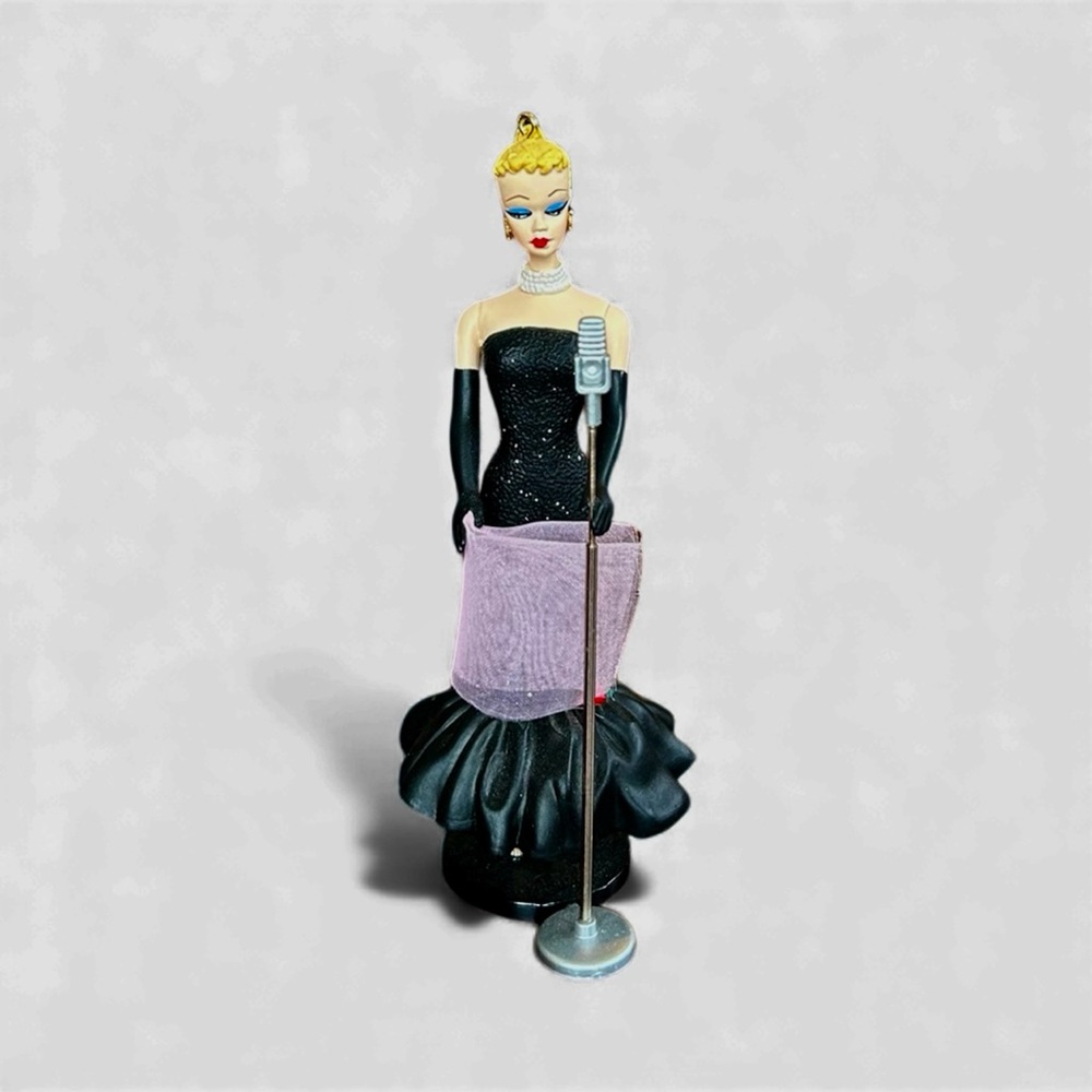 HALLMARK Barbie Solo in the Spotlight 1995 Collector’s Ornament
